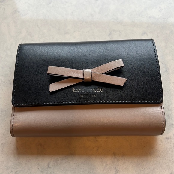 Kate Spade Bow Tri-Fold Wallet - Picture 1 of 7